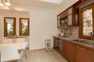 Functional house by the sea at Ierissos