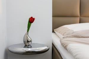 Laura Lifestyle and White Tower