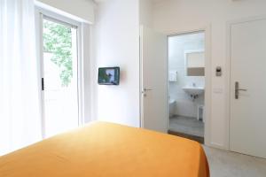 Two Communicating Rooms