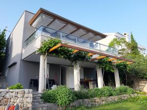 Beach Apartment More