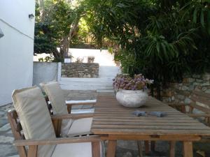 Greekowl apartments Skiathos Greece