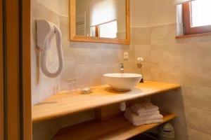 B&B / Chambres d'hotes La Griffe a Foin au Restaurant raisin D'or : photos des chambres