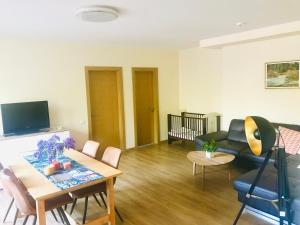 Family apartment 100m from the beach