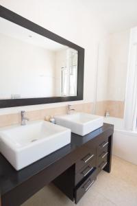 Villa Ria Rose, Alto da Ria 23 - jacuzzi and beach