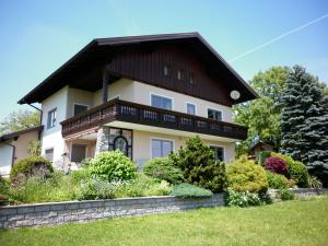 Seeblick Booking In Neumarkt Am Wallersee Today S Hotel Deal