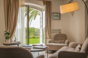 Hotels Hotel & Restaurant Alain Llorca : photos des chambres
