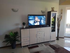 Apartament przy morzu z basenem do 8 miejsc noclegowych
