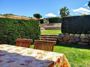 VACAY Villa Anna, jardín privado, piscina comunitaria, en Costa Brava, LEscala!