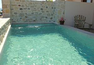 Arodamos Studios & Apts