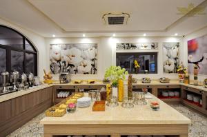 Crown Nguyen Hoang Hotel