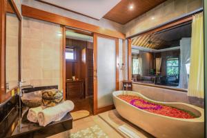 Suite Hướng Ruộng (Suite Rice Field View)