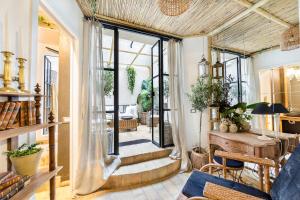 Trastevere Gem Cozy Light-filled Retreat