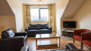 The Courtyard Apartments