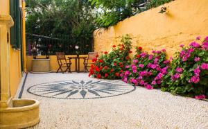 Maison Masse - Historic Residence with Private Courtyard