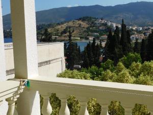 To Spiti Tis Eirinis Poros-Island Greece