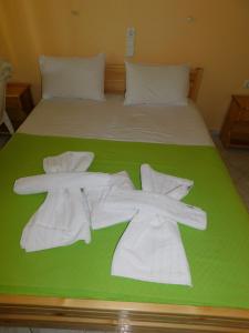 To Spiti Tis Eirinis Poros-Island Greece