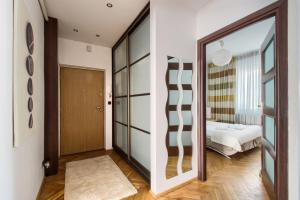Airport Apartment Kings Bed 24h FV by 404 Rooms Apartments