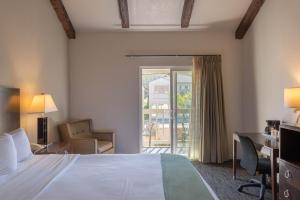 Cannery Row Inn