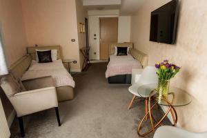 Standard Twin Room room in Brater Luxury