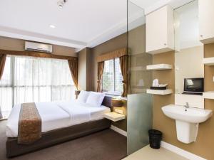 Standard Double Room room in The Green Bells