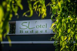 SLotel Budget