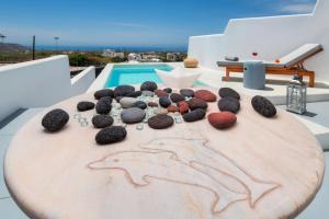 MILESTONE VILLAS Santorini Greece