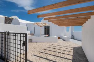 MILESTONE VILLAS Santorini Greece