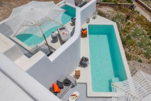 MILESTONE VILLAS Santorini Greece