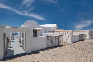 MILESTONE VILLAS Santorini Greece