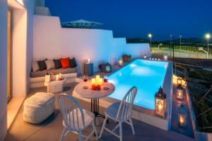 MILESTONE VILLAS Santorini Greece