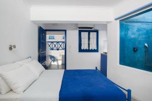 Roula Villa Studios & Apartments Santorini Greece