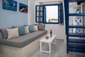 Roula Villa Studios & Apartments Santorini Greece