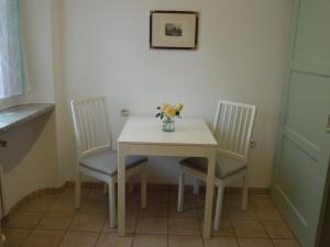 Alte Bahnhofstraße 12