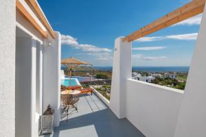 MILESTONE VILLAS Santorini Greece