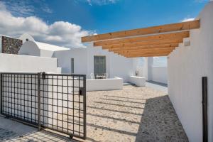 MILESTONE VILLAS Santorini Greece