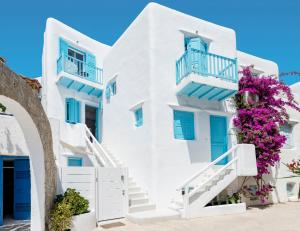 Mykonian Mews Luxury Suites