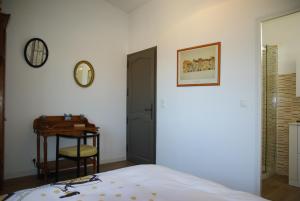 B&B / Chambres d'hotes Les Coronilles : photos des chambres