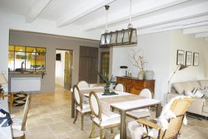 B&B / Chambres d'hotes Les Coronilles : photos des chambres