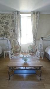 Le Manoir aux Douves