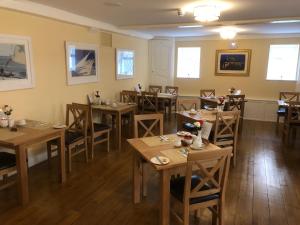 Almorah Hotel