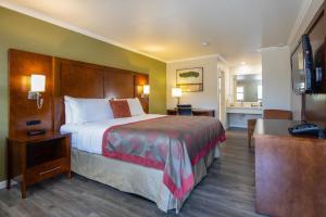 King Room - Non-Smoking room in Ramada by Wyndham Mountain View