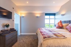 Denbrae Cottage West
