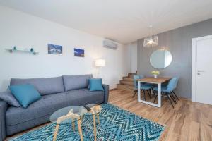 LUXURY APARTMENTS - LA VIR 5& 6