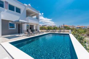 Villa Adria 3 luxury apartment with a pool
