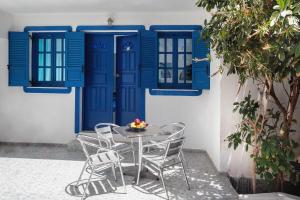 Roula Villa Studios & Apartments Santorini Greece