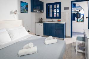 Roula Villa Studios & Apartments Santorini Greece