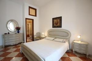 King Room with Balcony