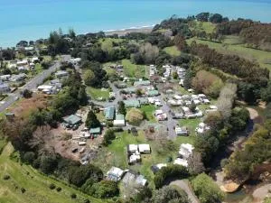 Orere Point Top 10 Holiday Park - Onetangi