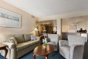 Ramada by Wyndham Belleville Harbourview Conference Center