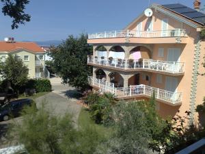 Apartments and Rooms Njivice